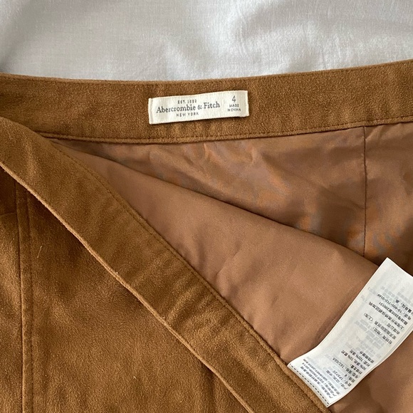 Abercrombie fall tan vegan suede mini skirt - Picture 4 of 4